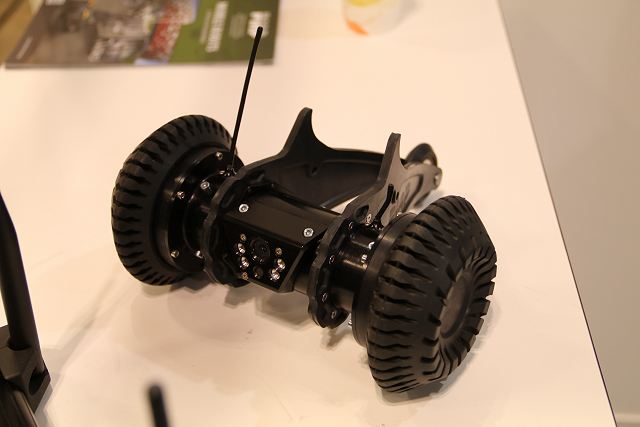 Industrial Research Institute for Automation and Measurements PIAP from Poland expects to increase business activity in Asia. After the delivering of 14 GRYFs to South Korea, a wheeled robot for reconnaissance, PIAP presents at MAST Asia 2017, its latest generation of TRM (Tactical Throwable Robot), the smallest robot in its product range.