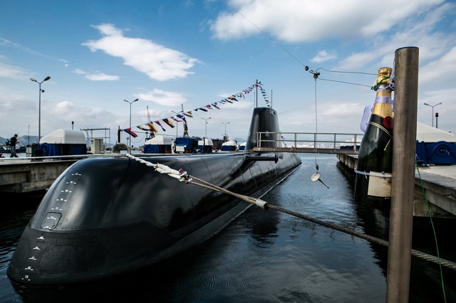 The second of a total of four Type-214 submarine (the first of the class built in Greece) S-121 "Pipinos" was launched at Hellenic Shipyard in Skaramanga, Attica. The launching and naming ceremony of the submarine was held in presence of the Prime Minister Antonis Samaras, the Minister of National Defence Dimitris Avramopoulos and several Hellenic Navy officers.