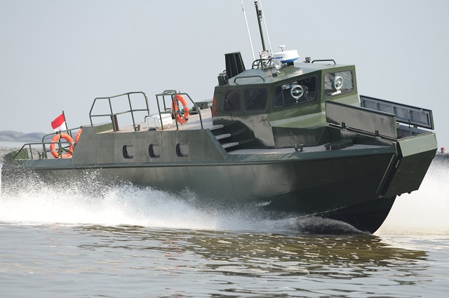 On April 29th 2014, the Indonesian Army unveiled a new model of Fast Assault Craft known as the Kapal Motor Cepat (KMC) Komando, manufactured by local shipbuilder PT Tesco Indomaritimin in collaboration with a group of technicians and experts from local universities. The KMC Komando shares several design attributes with Swedish built CB90-class fast assault craft.