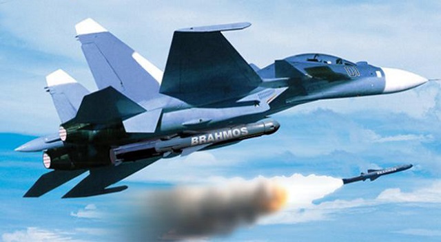 The test trials of the air-launched variant of the BrahMos anti-ship cruise missile are due to begin in March 2016, Sudhir Kumar Mishra, director-general of the BrahMos Aerospace Company, told TASS at the MAKS-2015 Air Show. "We have modified a Su-30MKI fighter jet for the installation of a BrahMos cruise missile. The launching pad, which is currently undergoing qualification tests, has also been modified," Mishra said.