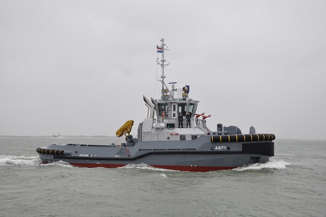 The first of a series of three ASD TUGs 2810 Hybrid was navigated into the Den Helder harbour by the Royal NetherlandsNavy (RNLN) on Saturday, February 20th. This hybrid tug that bears the name Noordzee is almost 29 meters long and is the first standard hybrid tug supplied by Damen that the RNLN will employ.