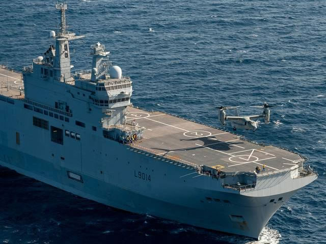 The French Navy (Marine Nationale) announced that two US Marine Corps V-22 Osprey tilt-rotor aircraft conducted a series of "touch and go" and refuelling aboard Mistral class LHD Tonnerre on March 19 2016. While V-22s have been tested with the Mistral class several times to date (they were even officially qualified with the Mistral class last year) it is the first time that a back-to-back refuelling of two Ospreys (with engines running) was performed.