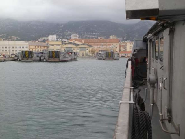 As part of the contract awarded to CNIM by the French Defense Procurement Agency (DGA) in 2009, EDA-R (Fast Amphibious Landing Craft) no. 4 was delivered on Monday 26 November 2012, one year after the first vessel. After arriving at the CNIM site in La Seyne-sur-Mer in October, EDA-R #04 (L9095) successfully completed the tests stipulated in the contract and was therefore accepted by the DGA. 