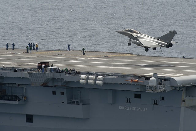Recent tests have demonstrated the effectiveness of new coatings applied to the flight deck of CVN Charles de Gaulle using a process tailored by DCNS. Phase I of this programme involved the application of new coatings to the landing zone, the portion of the flight deck subject to highest stresses.