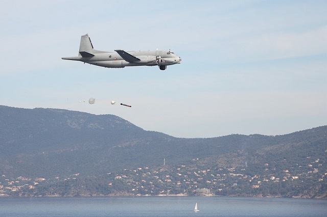 The French Navy released a picture showing one of its ATL2 (Breguet/Dassault Atlantique 2) Maritime Patrol Aircraft (MPA) launching a MU90 torpedo. The MPA belongs to the Flotille 21F based in Lann-Bihoué (Britanny) and the trial was conducted at the French procurement agency (DGA) maritime test field in the Mediterranean Sea. The first even MU90 torpedo launch from an ATL2 took place in April 2011.