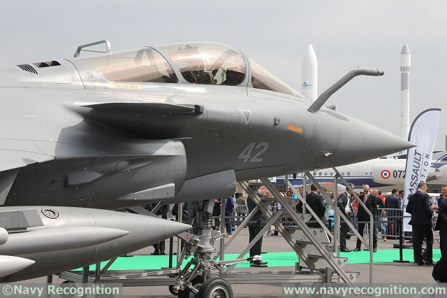 On April 2 and July 9 respectively, two Rafale M in the latest "F3" standard (the M42 and the M43) were delivered by Dassault Aviation to the French Navy "Base d'aéronautique navale" (Naval Air Station) of Landivisiau in Brittanny. The M42 was assigned to Flottile (Fighter Squadron) 12F while the M43 will soon join Flottile 11F.