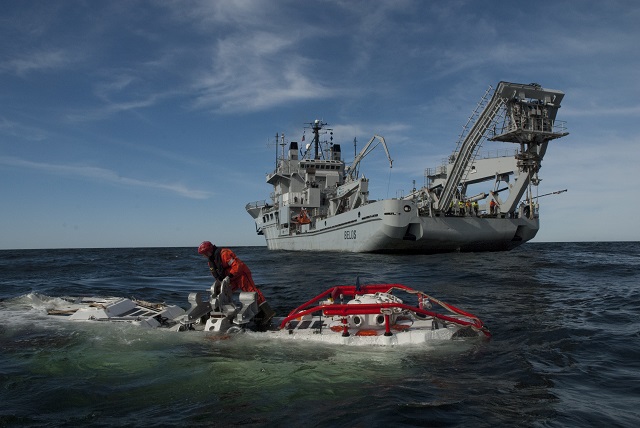 JFD, which was formed by the merger of James Fisher Defence and Divex in 2014, announced that it has been awarded a £12.1m contract by the UK Ministry of Defence for the provision of the NATO Submarine Rescue System (NSRS). The five-year contract includes options through to 2023 and encompasses all aspects of operation and through-life-support. 